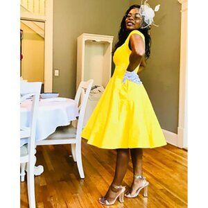 1950s Vintage-Style Swing Dress with Pockets